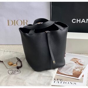 Hermès Women Pre-Loved Bag Very Good Condition